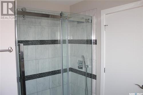 1062 Kloppenburg Bend, Saskatoon, SK - Indoor Photo Showing Bathroom