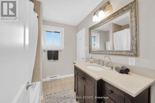 15 Old Forge Drive, King, ON - Indoor Photo Showing Bathroom