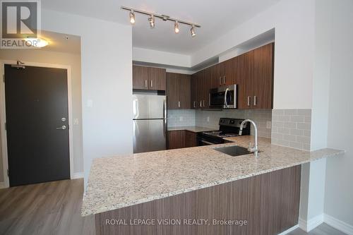 302 - 11611 Yonge Street, Richmond Hill, ON - Indoor Photo Showing Kitchen