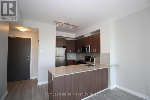 302 - 11611 Yonge Street, Richmond Hill, ON - Indoor Photo Showing Kitchen