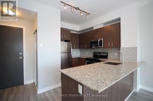 302 - 11611 Yonge Street, Richmond Hill, ON - Indoor Photo Showing Kitchen