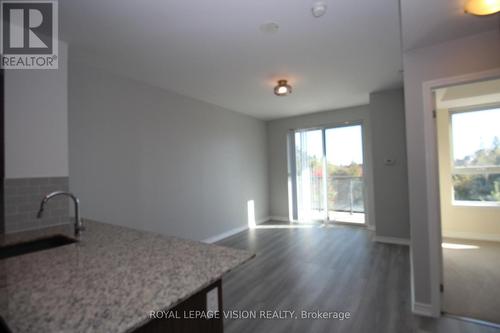 302 - 11611 Yonge Street, Richmond Hill, ON - Indoor