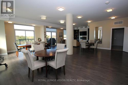 302 - 11611 Yonge Street, Richmond Hill, ON - Indoor Photo Showing Dining Room