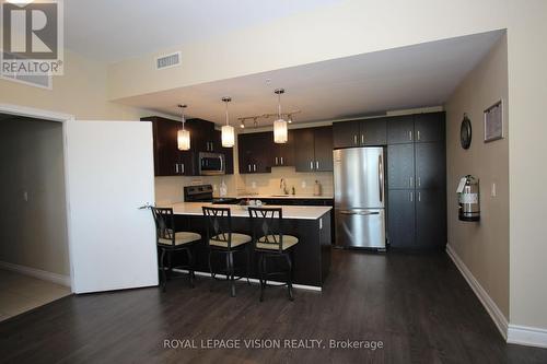 302 - 11611 Yonge Street, Richmond Hill, ON - Indoor Photo Showing Kitchen