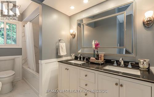 12 Axminster Road, Brampton, ON - Indoor Photo Showing Bathroom