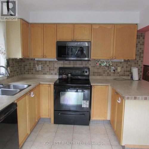 37 Clyde Road, Brampton, ON - Indoor Photo Showing Kitchen With Double Sink