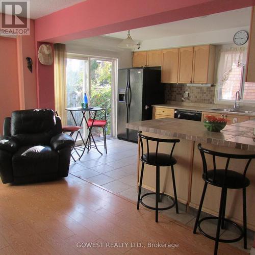 37 Clyde Road, Brampton, ON - Indoor Photo Showing Kitchen