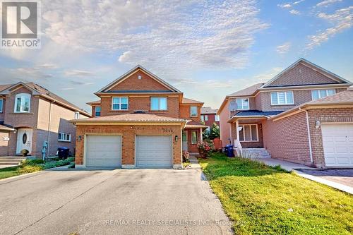 7046 Black Walnut Trail, Mississauga, ON - Outdoor With Facade