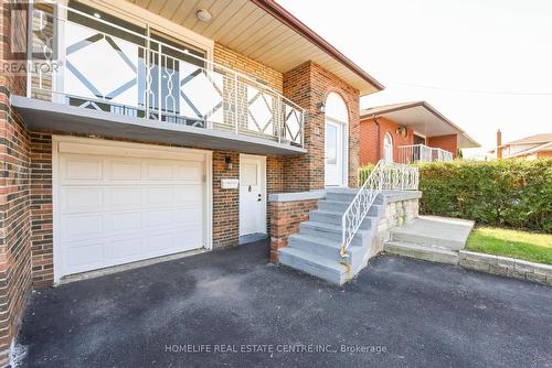 28 Olive Court, Brampton, ON - Outdoor