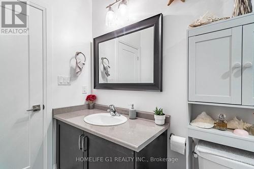 663 Oxford Street, Toronto, ON - Indoor Photo Showing Bathroom