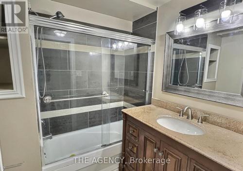 80 Lent Crescent, Brampton, ON - Indoor Photo Showing Bathroom