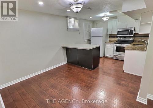 80 Lent Crescent, Brampton, ON - Indoor Photo Showing Kitchen