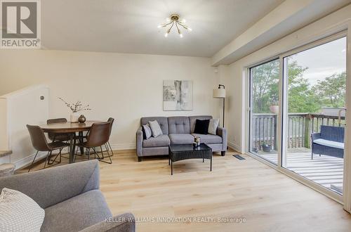 103 Bloomington Drive, Cambridge, ON - Indoor Photo Showing Living Room