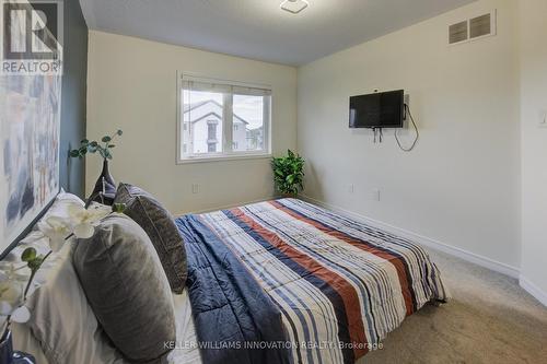 103 Bloomington Drive, Cambridge, ON - Indoor Photo Showing Bedroom