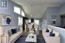 7733 Oldfield Road, Niagara Falls, ON  - Indoor Photo Showing Living Room 