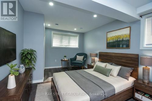 7733 Oldfield Road, Niagara Falls, ON - Indoor Photo Showing Bedroom