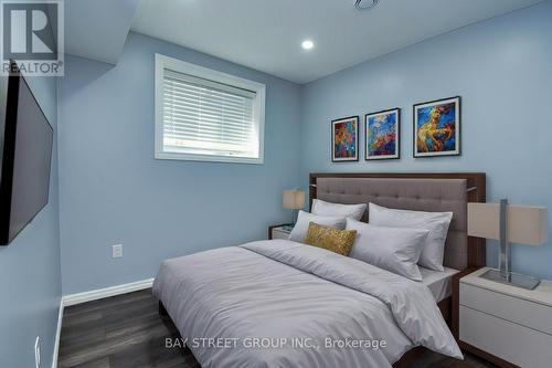 7733 Oldfield Road, Niagara Falls, ON - Indoor Photo Showing Bedroom