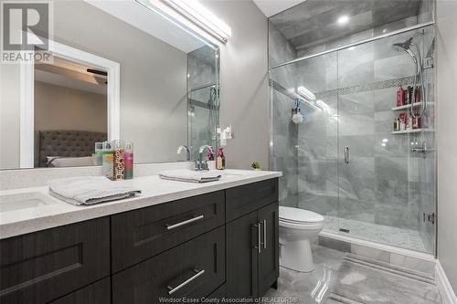 2332 Meldrum, Windsor, ON - Indoor Photo Showing Bathroom