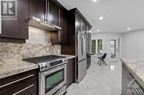 941 Scala Avenue, Ottawa, ON - Indoor Photo Showing Kitchen With Upgraded Kitchen