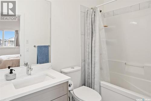 222 Mcarthur Crescent, Saskatoon, SK - Indoor Photo Showing Bathroom