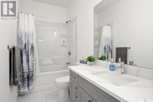 222 Mcarthur Crescent, Saskatoon, SK - Indoor Photo Showing Bathroom