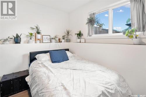 222 Mcarthur Crescent, Saskatoon, SK - Indoor Photo Showing Bedroom