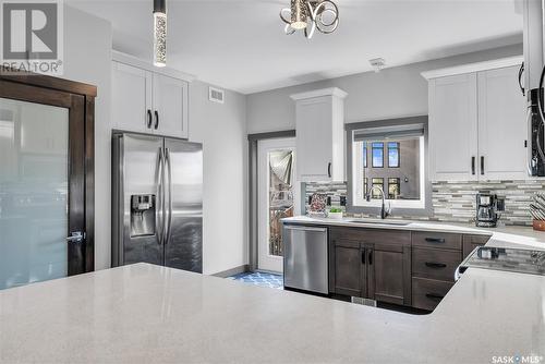 558 Evergreen Boulevard, Saskatoon, SK - Indoor Photo Showing Kitchen With Stainless Steel Kitchen