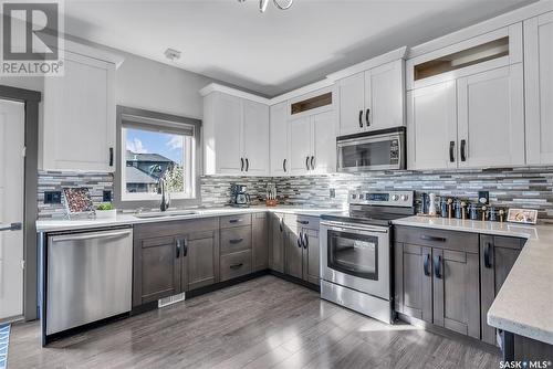 558 Evergreen Boulevard, Saskatoon, SK - Indoor Photo Showing Kitchen With Stainless Steel Kitchen With Upgraded Kitchen