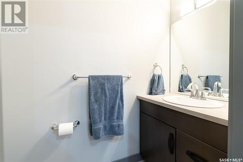 558 Evergreen Boulevard, Saskatoon, SK - Indoor Photo Showing Bathroom