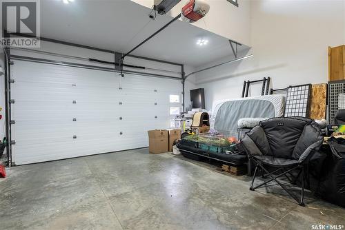 558 Evergreen Boulevard, Saskatoon, SK - Indoor Photo Showing Garage