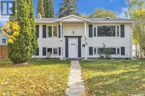 1817 Madden Avenue, Saskatoon, SK - Outdoor With Facade