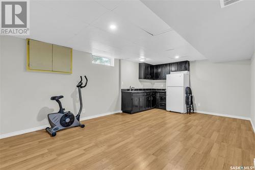 1817 Madden Avenue, Saskatoon, SK - Indoor Photo Showing Gym Room