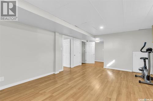 1817 Madden Avenue, Saskatoon, SK - Indoor Photo Showing Gym Room