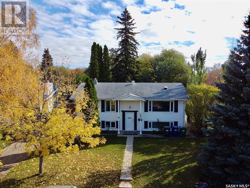 1817 Madden Avenue, Saskatoon, SK - Outdoor With Facade