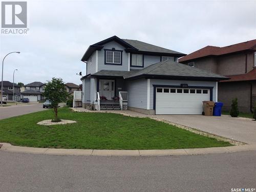 818 Bluebird Crescent, Regina, SK - Outdoor With Facade