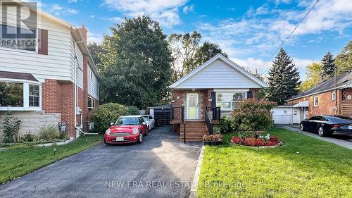 1 Fairbourne Crescent, Toronto, ON - Outdoor