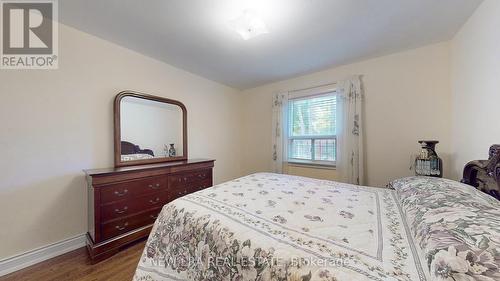 1 Fairbourne Crescent, Toronto, ON - Indoor Photo Showing Bedroom