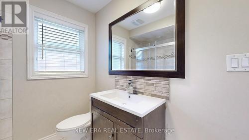 1 Fairbourne Crescent, Toronto, ON - Indoor Photo Showing Bathroom