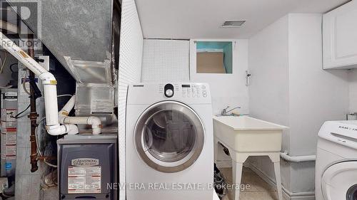 1 Fairbourne Crescent, Toronto, ON - Indoor Photo Showing Laundry Room