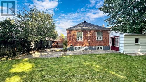 1 Fairbourne Crescent, Toronto, ON - Outdoor