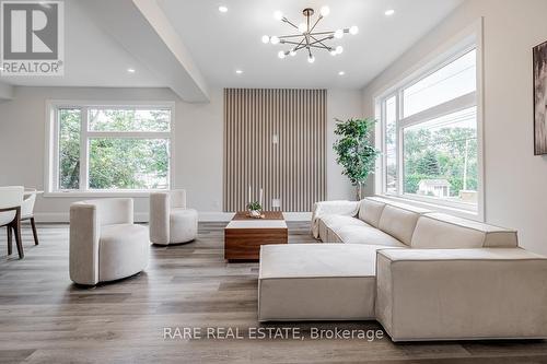 1411 Maple Way, Innisfil, ON - Indoor Photo Showing Living Room