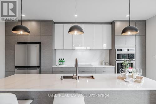 1411 Maple Way, Innisfil, ON - Indoor Photo Showing Kitchen