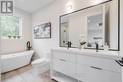 1411 Maple Way, Innisfil, ON - Indoor Photo Showing Bathroom