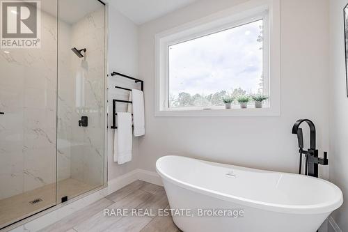 1411 Maple Way, Innisfil, ON - Indoor Photo Showing Bathroom