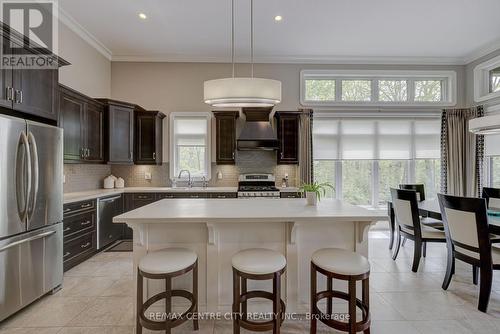 7 Drake Court, Strathroy-Caradoc (Sw), ON - Indoor Photo Showing Kitchen With Upgraded Kitchen