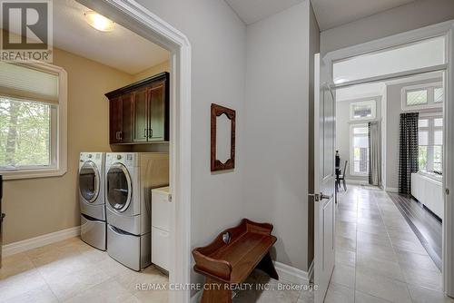 7 Drake Court, Strathroy-Caradoc (Sw), ON - Indoor Photo Showing Laundry Room