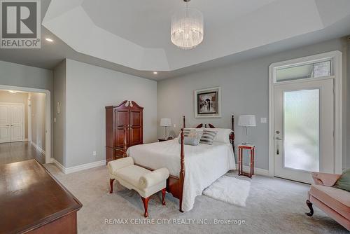 7 Drake Court, Strathroy-Caradoc (Sw), ON - Indoor Photo Showing Bedroom