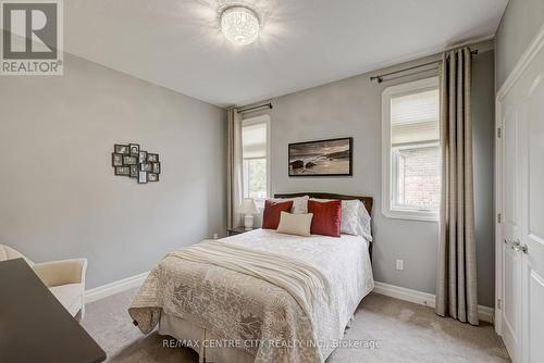 7 Drake Court, Strathroy-Caradoc (Sw), ON - Indoor Photo Showing Bedroom