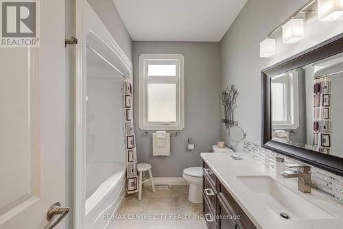 7 Drake Court, Strathroy-Caradoc (Sw), ON - Indoor Photo Showing Bathroom