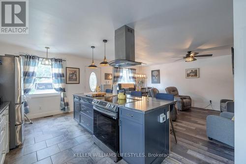 335 Admiral Drive, London, ON - Indoor Photo Showing Kitchen With Upgraded Kitchen